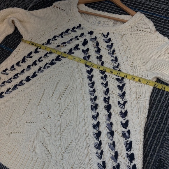 Knitted and Knotted XL Sweater cable knit ribboned - Picture 11 of 13